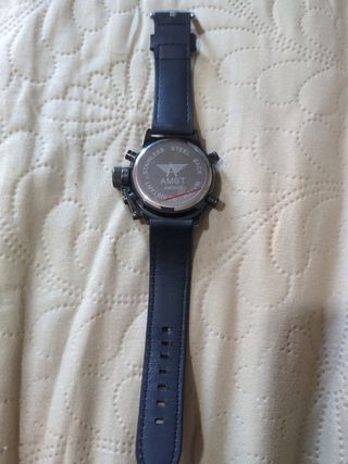Reloj AMST negro - cristal roto