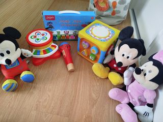 Lote juguetes musicales y peluches niñ@s 0-1 años