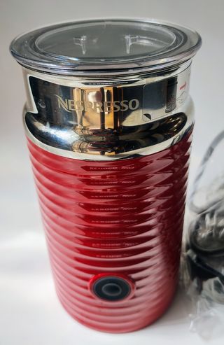 Batidor de leche Nespresso Aeroccino 3 roja