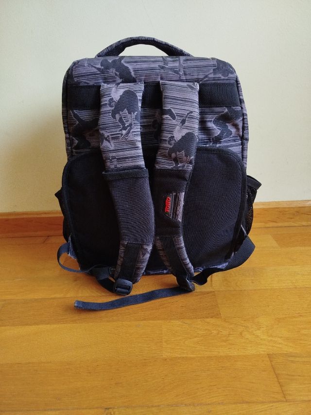 Mochila escolar - 4 bolsillos