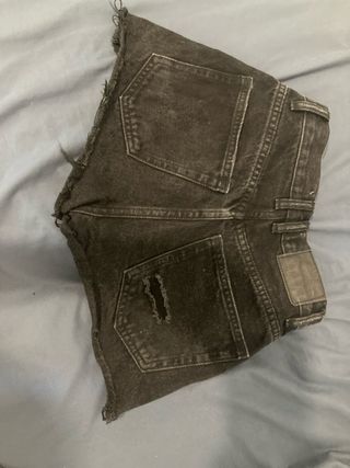 Shorts vaqueros negros rotos