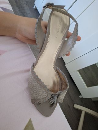 Tacones Armani Vintage: Gris y Dorado