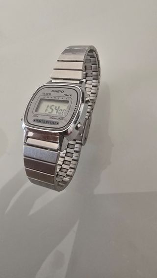 Reloj Casio vintage plateado