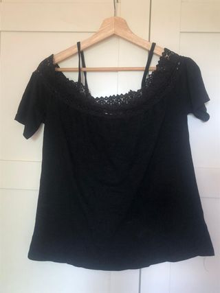 Blusa negra c/encaje T.M-L