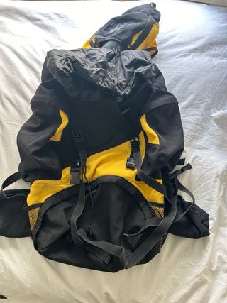 Mochila senderismo negra