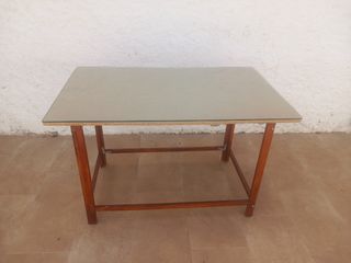Mesa camilla medidas 73x118,5 alto 76cm. Con crist