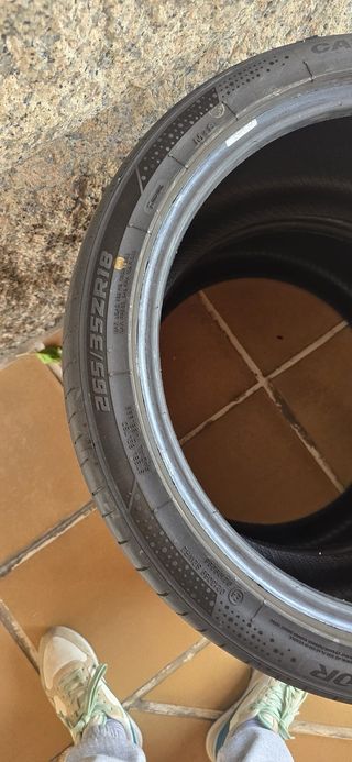 4 neumáticos 2 en medida 265/35R18 y2 en 245/40/18