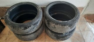 2 neumáticos 225/40R18 
2 neumaticos 255/35R18 
