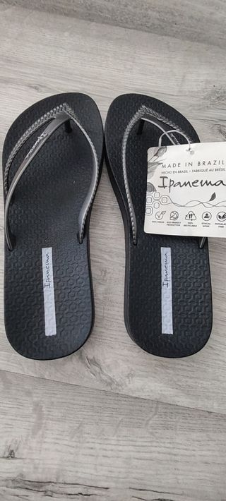Ipanema chanclas - negras y plateadas