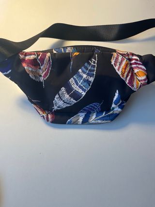 Riñonera negra MISAKO