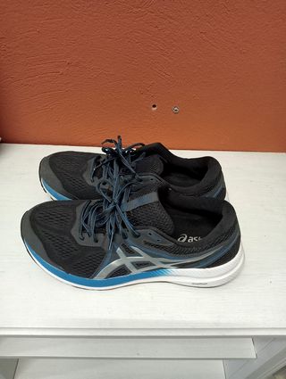 Zapatillas Asics running usadas