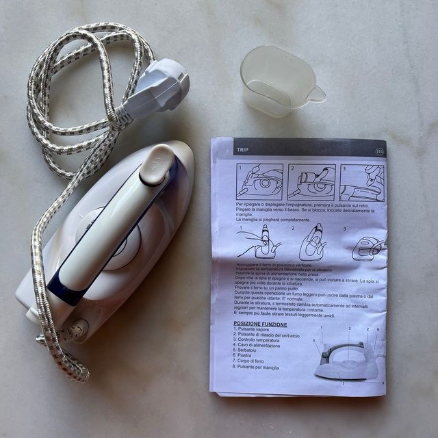 Ferro da stiro pieghevole da viaggio KASANOVA