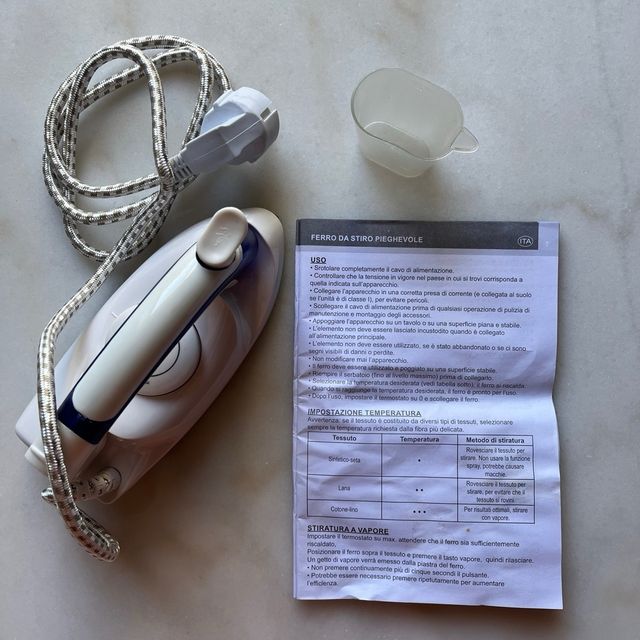 Ferro da stiro pieghevole da viaggio KASANOVA