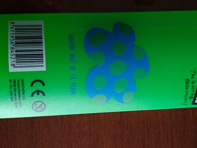 Escritura Agatha Ruiz de la Prada verde