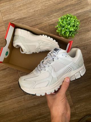 Zapatillas Nike Zoom Vomero 5 Blancas