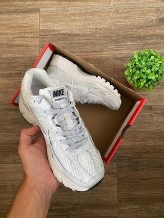 Zapatillas Nike Zoom Vomero 5 Blancas