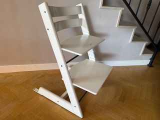 Trona Stokke Tripp Trapp blanca y accesorios