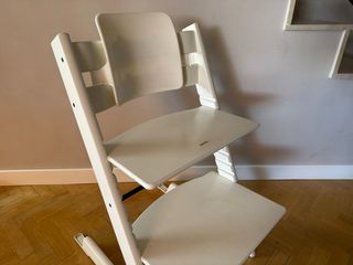Trona Stokke Tripp Trapp blanca y accesorios