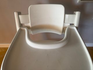 Trona Stokke Tripp Trapp blanca y accesorios