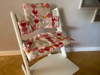Trona Stokke Tripp Trapp blanca y accesorios