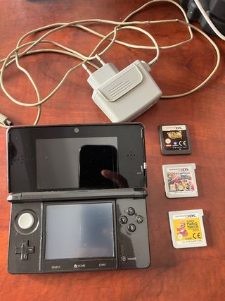Nintendo 3DS negra - 3 juegos