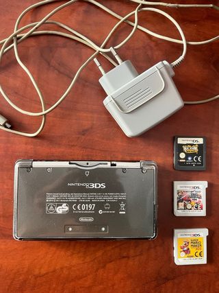 Nintendo 3DS negra - 3 juegos