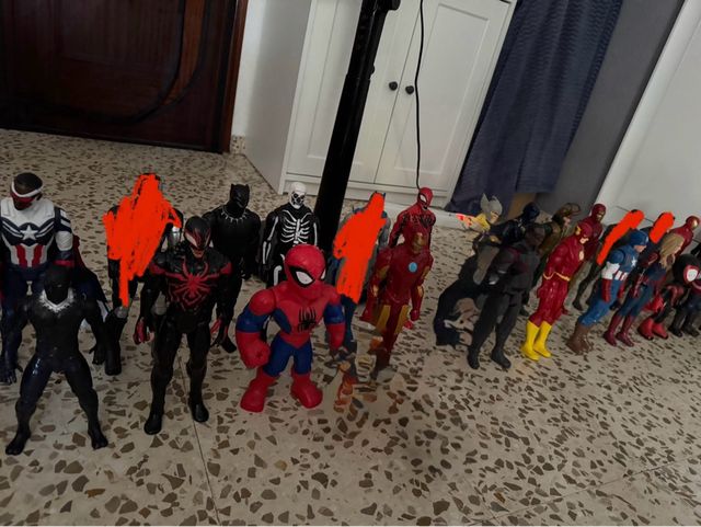 27 Figuras Marvel muñecos
