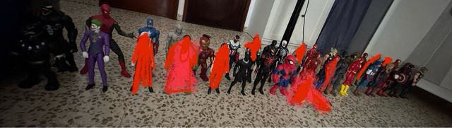 27 Figuras Marvel muñecos