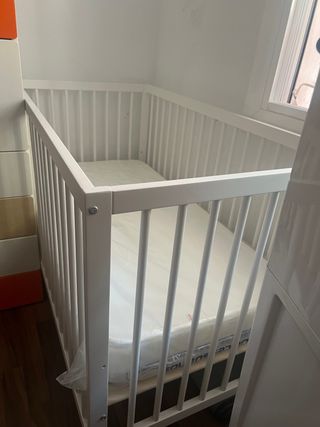 Cuna bebé blanca con colchón 