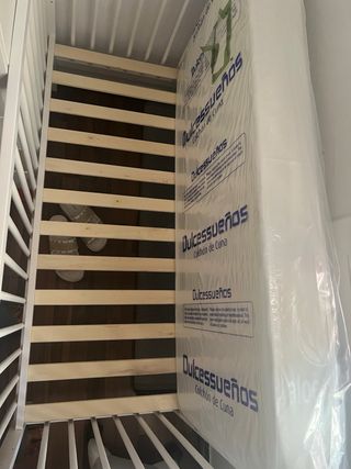 Cuna bebé blanca con colchón 