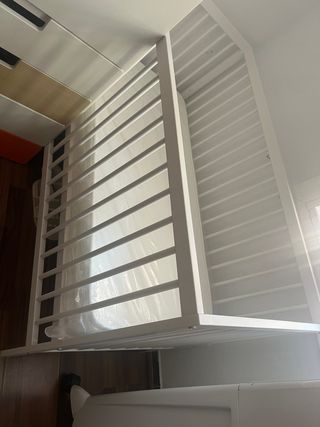 Cuna bebé blanca con colchón 