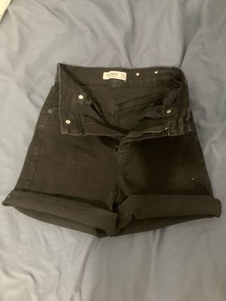 Shorts vaqueros negros tiro alto