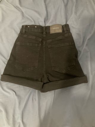 Shorts vaqueros negros tiro alto