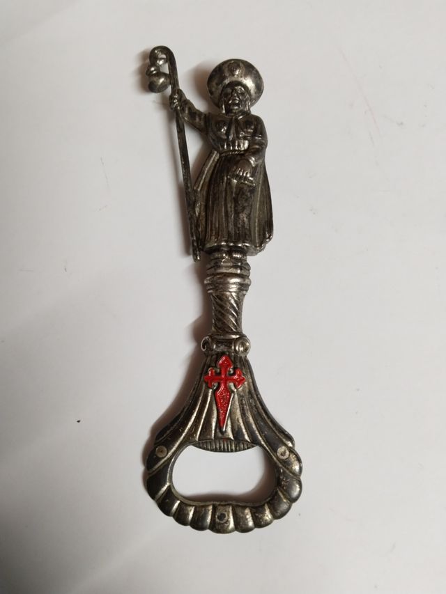 Abrebotellas Santiago Compostela dorado y cruz en