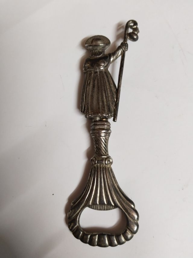 Abrebotellas Santiago Compostela dorado y cruz en