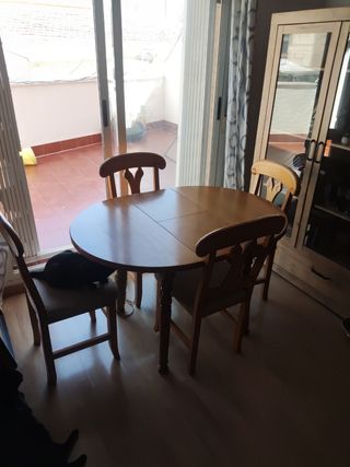 Mesa comedor extensible + 4 sillas