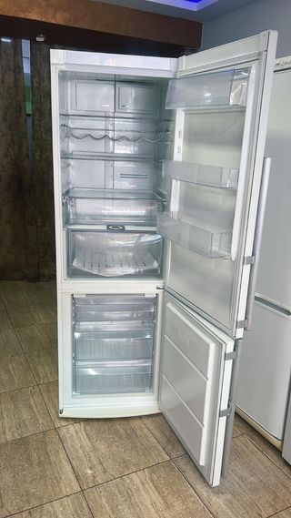 Nevera combi marca electrolux no frost clase A++ 