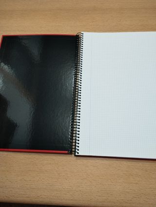 Lote 2 Cuadernos:
Papyrus y Uniextra