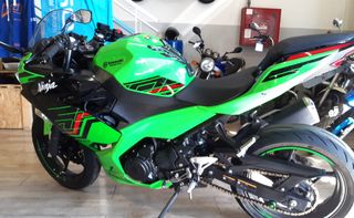 Kawasaki Ninja 400 - Verde