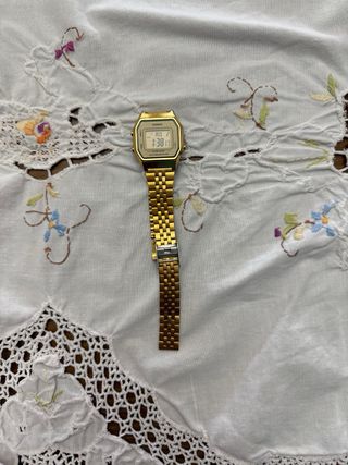 Reloj Casio dorado vintage