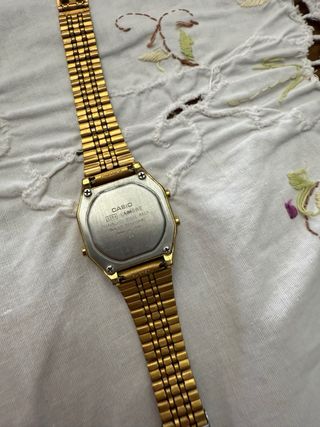 Reloj Casio dorado vintage