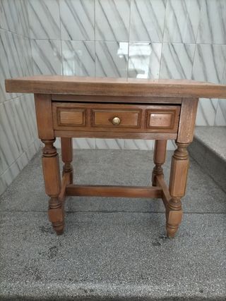 Mesita vintage de madera