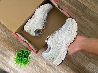Zapatillas Nike Zoom Vomero 5 blancas