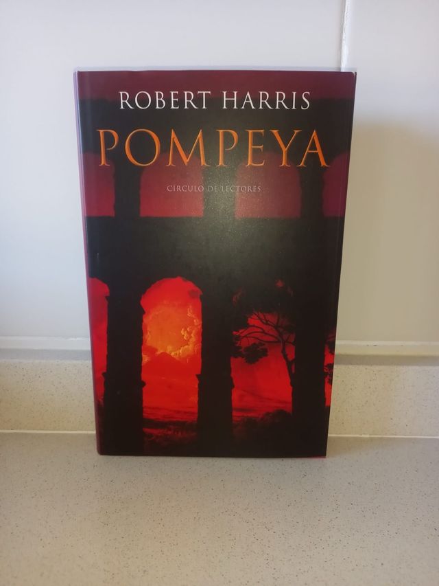 Libro “Pompeya” de Robert Harris