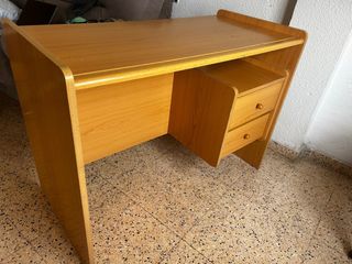 Escritorio madera marrón