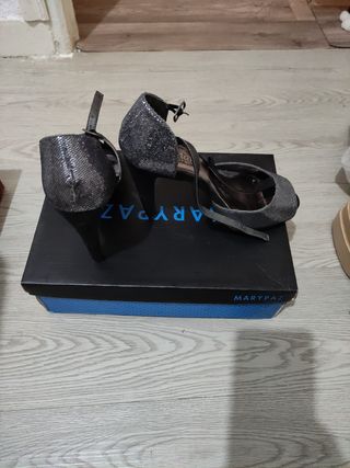 Zapatos Marypaz negros con purpurina