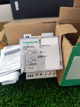 Interruptor Schneider RH10M