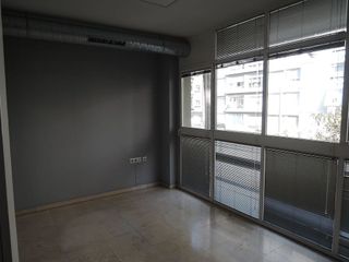 Oficina en venta en Los Remedios en Sevilla
