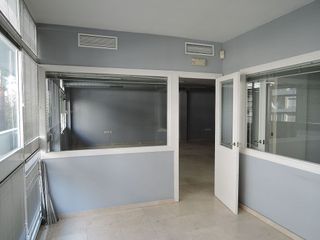 Oficina en venta en Los Remedios en Sevilla
