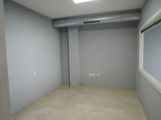 Oficina en venta en Los Remedios en Sevilla